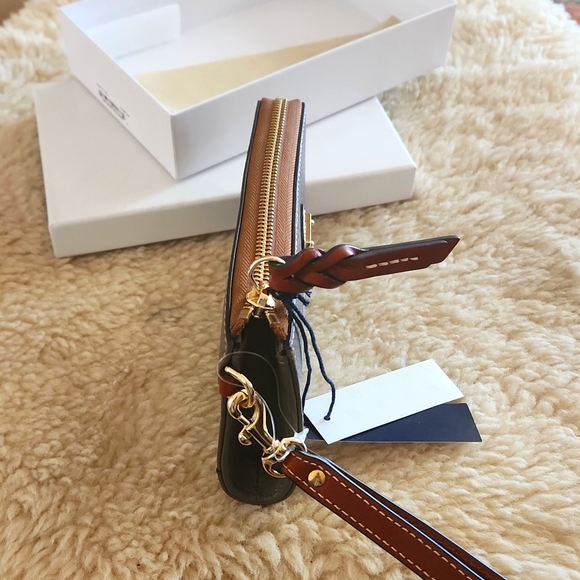 NWT IOB Dooney & Bourke Elephant Pebbled Leather Wallet 🩶🐘♥️ - Picture 7 of 16